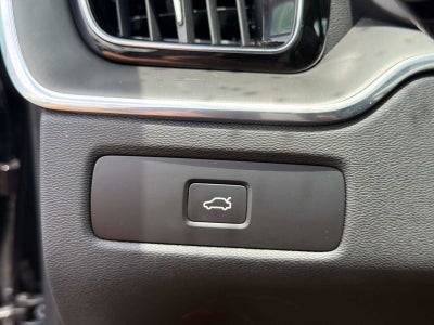 2025 Volvo XC60 Core