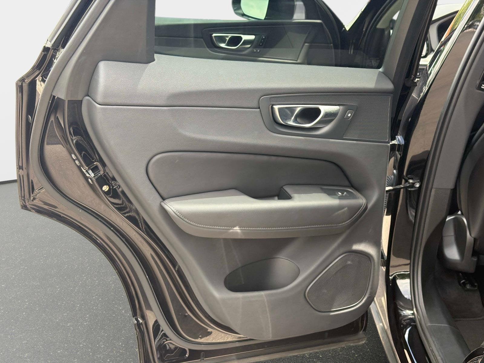 2025 Volvo XC60 Core