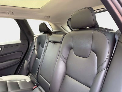 2025 Volvo XC60 Core