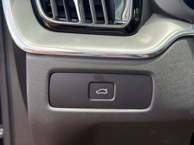 2025 Volvo XC60 Core