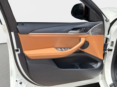 2025 BMW X4 xDrive30i