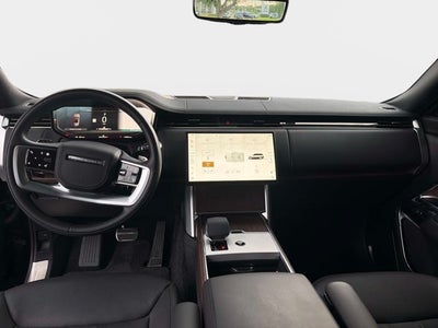 2025 Land Rover Range Rover SE