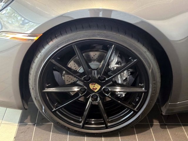 2020 Porsche 911 Carrera