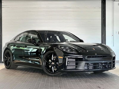 2025 Porsche Panamera 4
