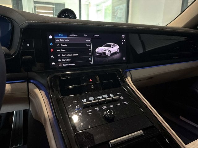 2025 Porsche Panamera Base