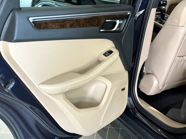 2022 Porsche Macan Base