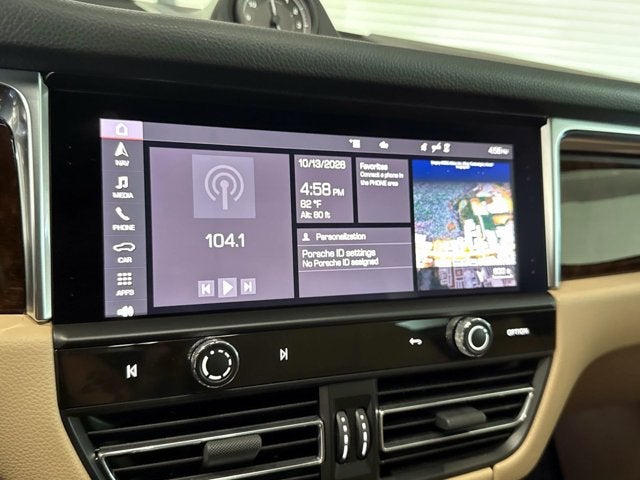 2022 Porsche Macan Base