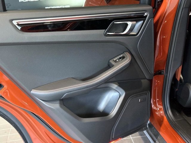 2025 Porsche Macan T