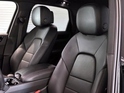 2022 Porsche Cayenne Base