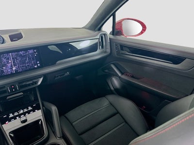 2025 Porsche Cayenne GTS