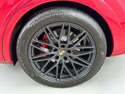 2025 Porsche Cayenne GTS